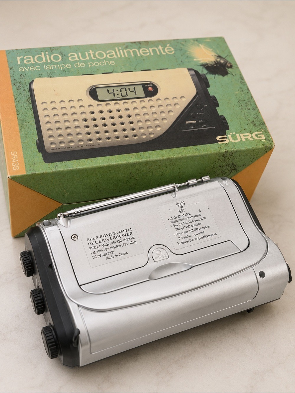 Vintage SURG SR430 Self Powered Emergency Crank Radio AM/FM • Flashlight w/ Box
